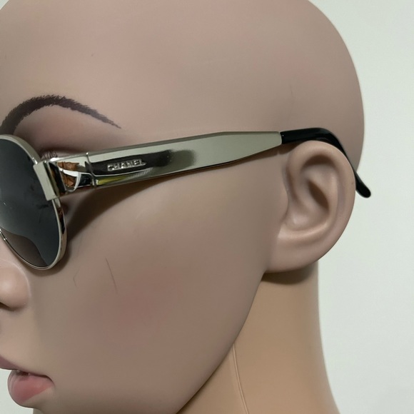 Chanel round glasses like new with case. - Picture 7 of 9